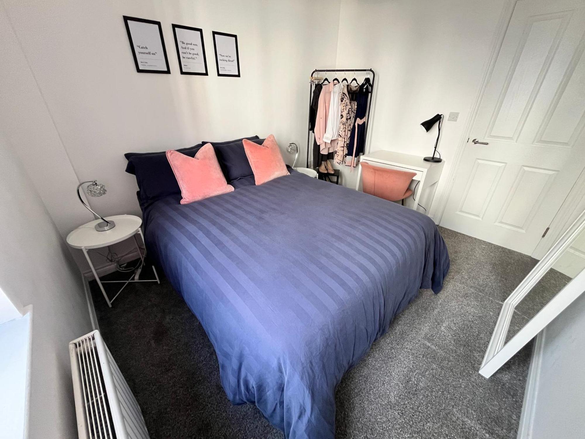 Writer's Square Apartment *
