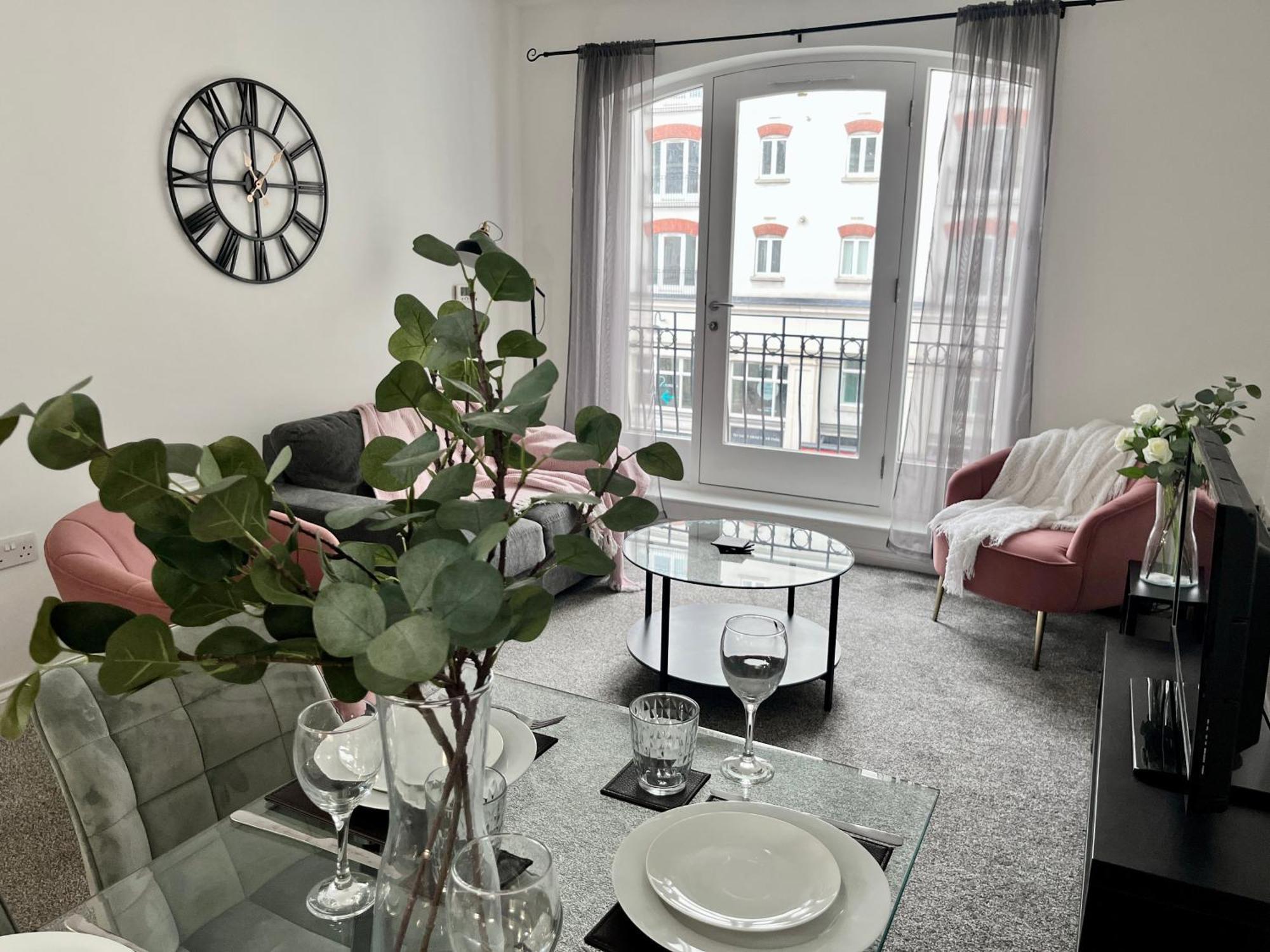 Writer's Square Apartment